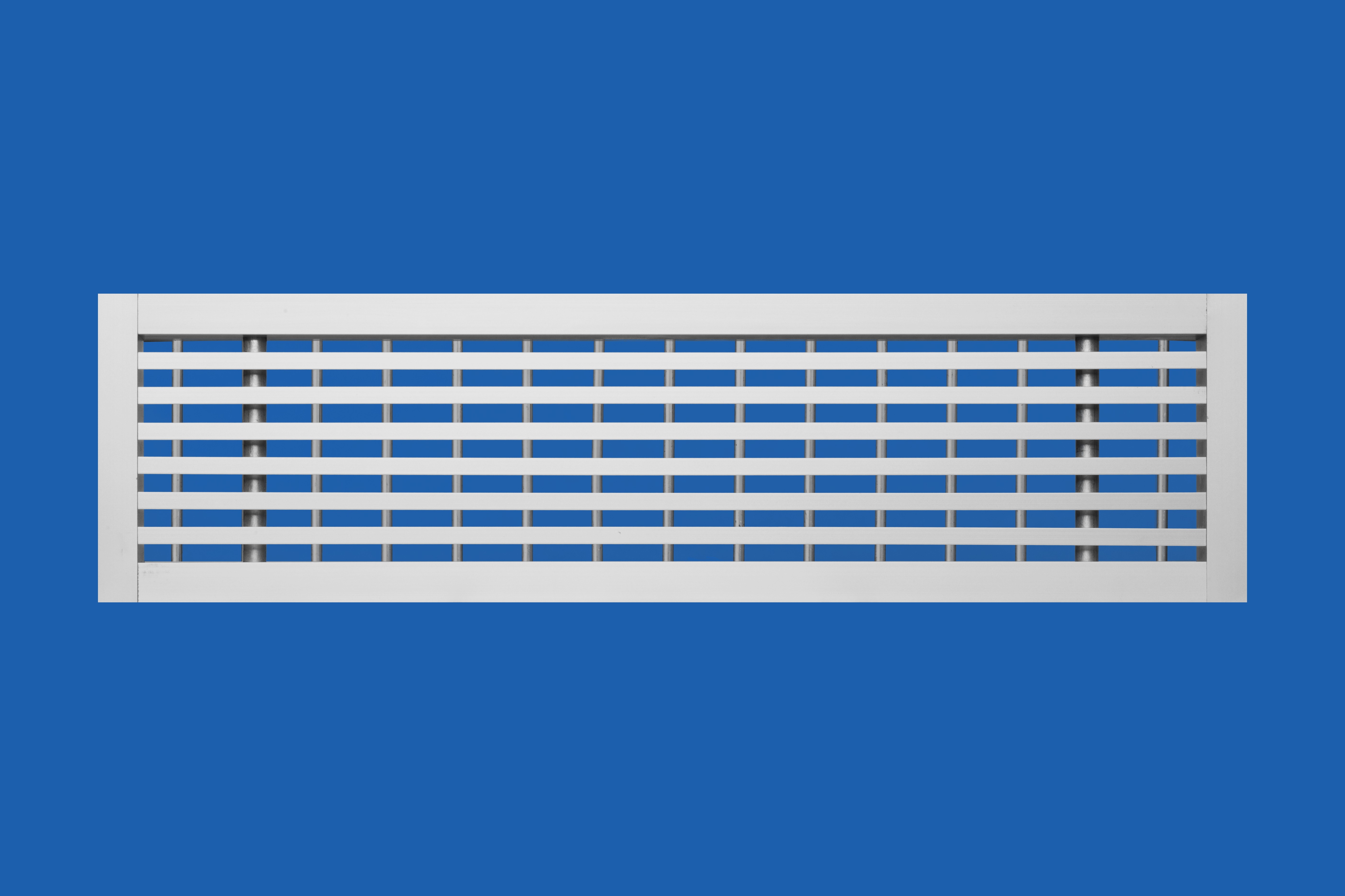 Grille linéaire avec cadre plat , double deflexion et registre